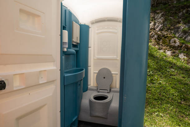 Best Porta potty rental near me  in Smithville Sanders, IN